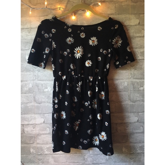 Daisy Dress - Picture 3 of 3